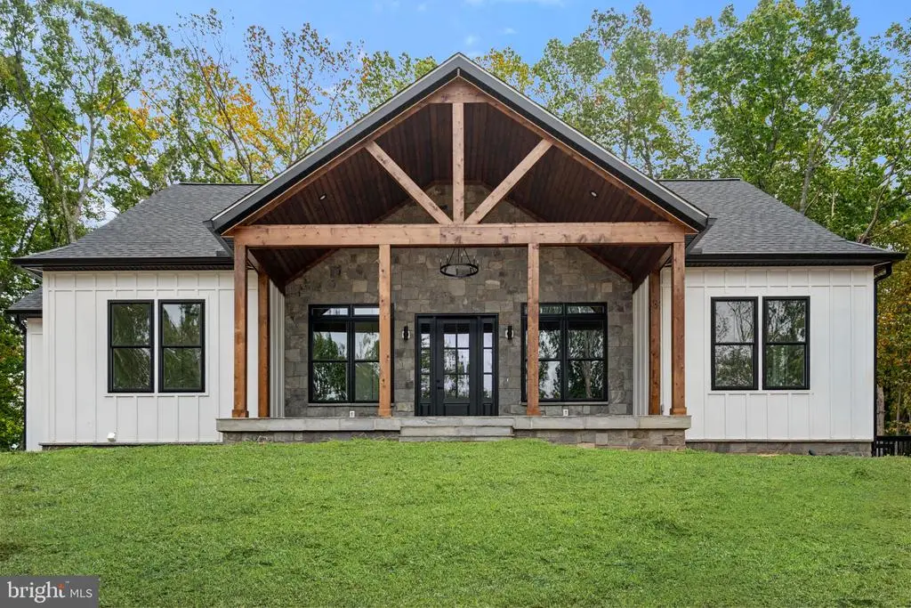 5355 Hillside Dr, Warrenton