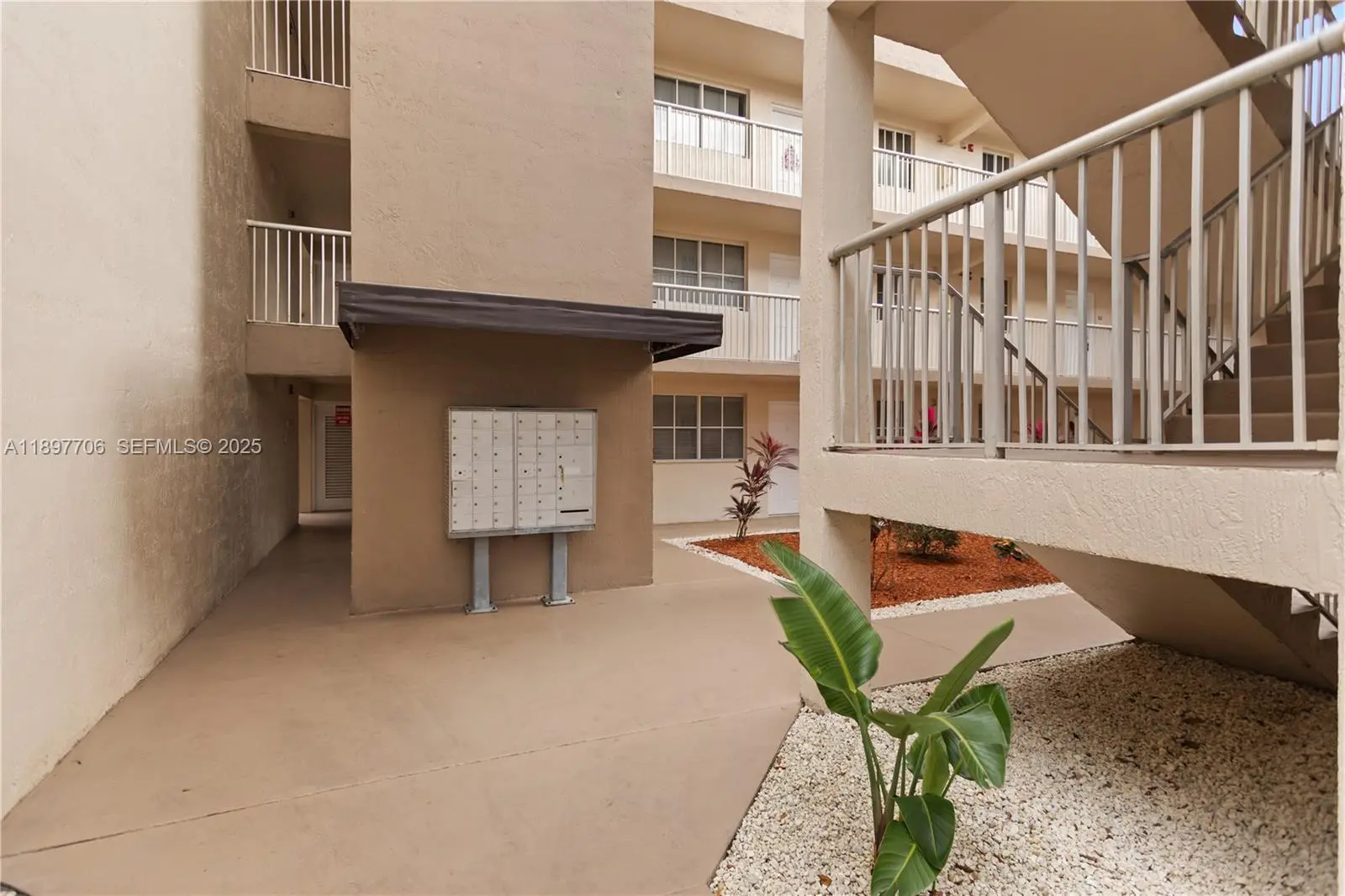 Photo of Listing #A11897706