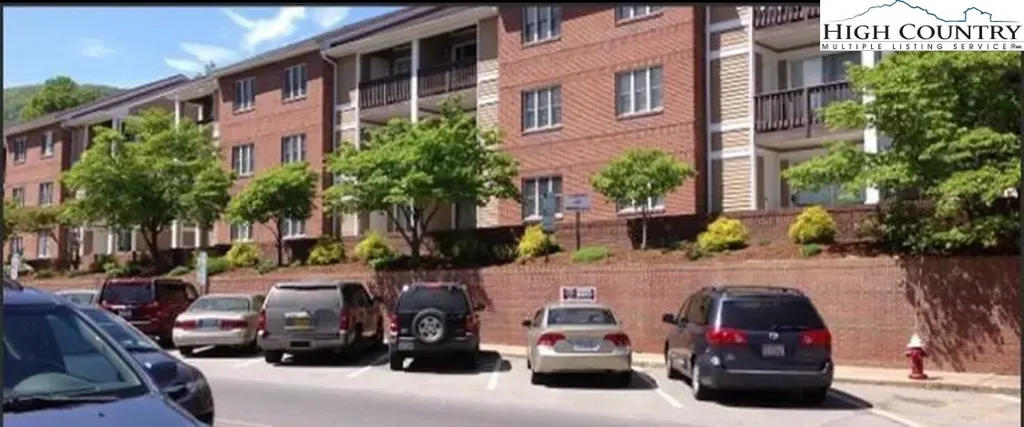 116 Grand Boulevard, Boone