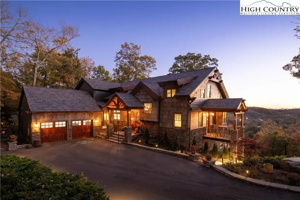 252 E Stone Drive, Blowing Rock