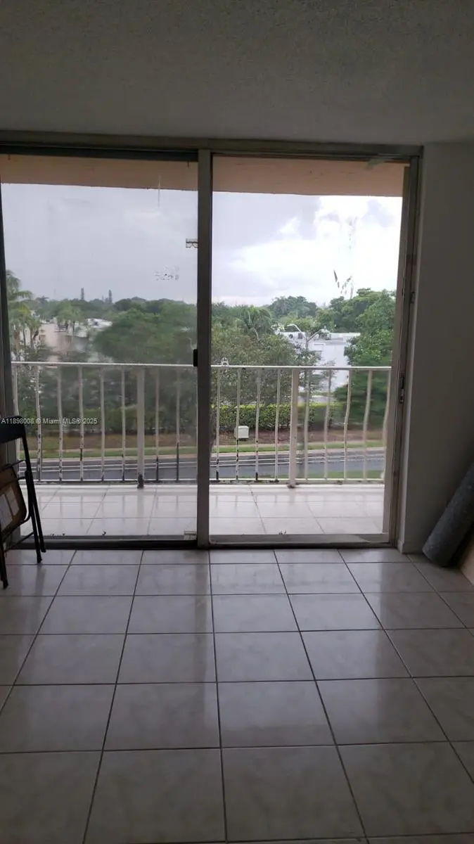 Photo of Listing #A11898008