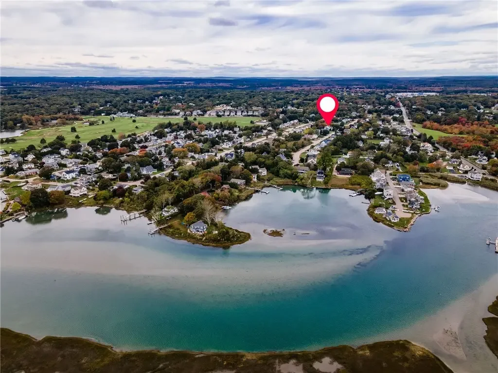 30 Clifford Dr, Westerly