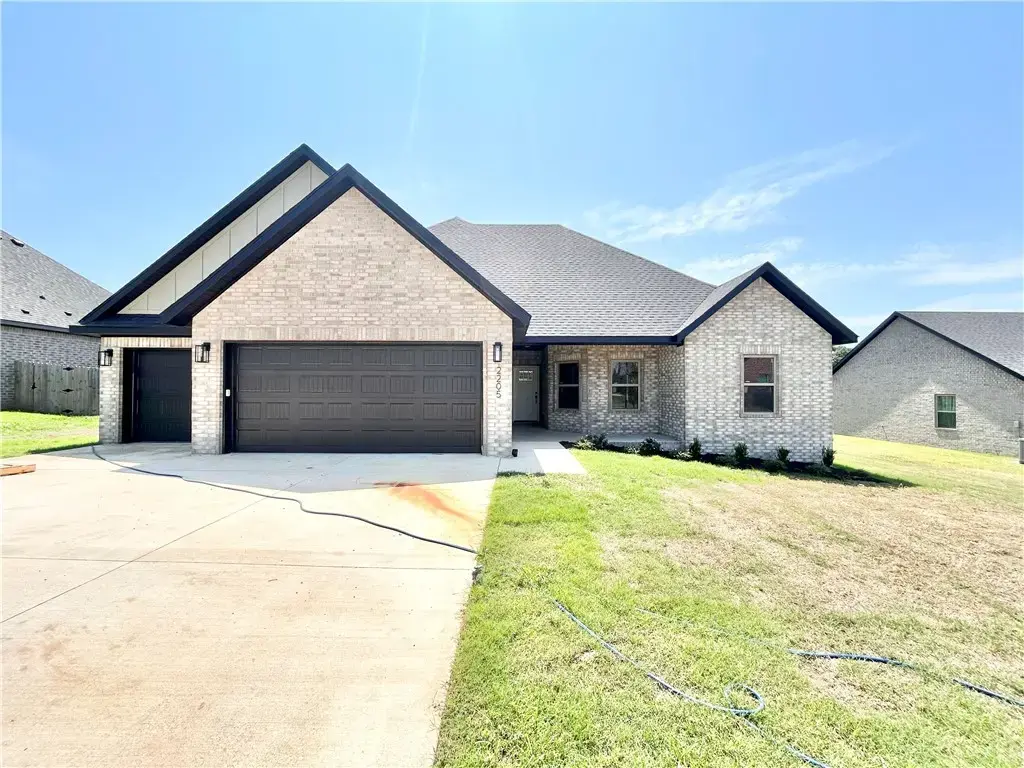 2205 Crane Avenue, Pea Ridge