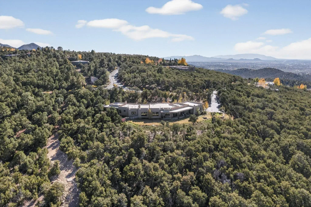 1213 S Summit Drive, Santa Fe