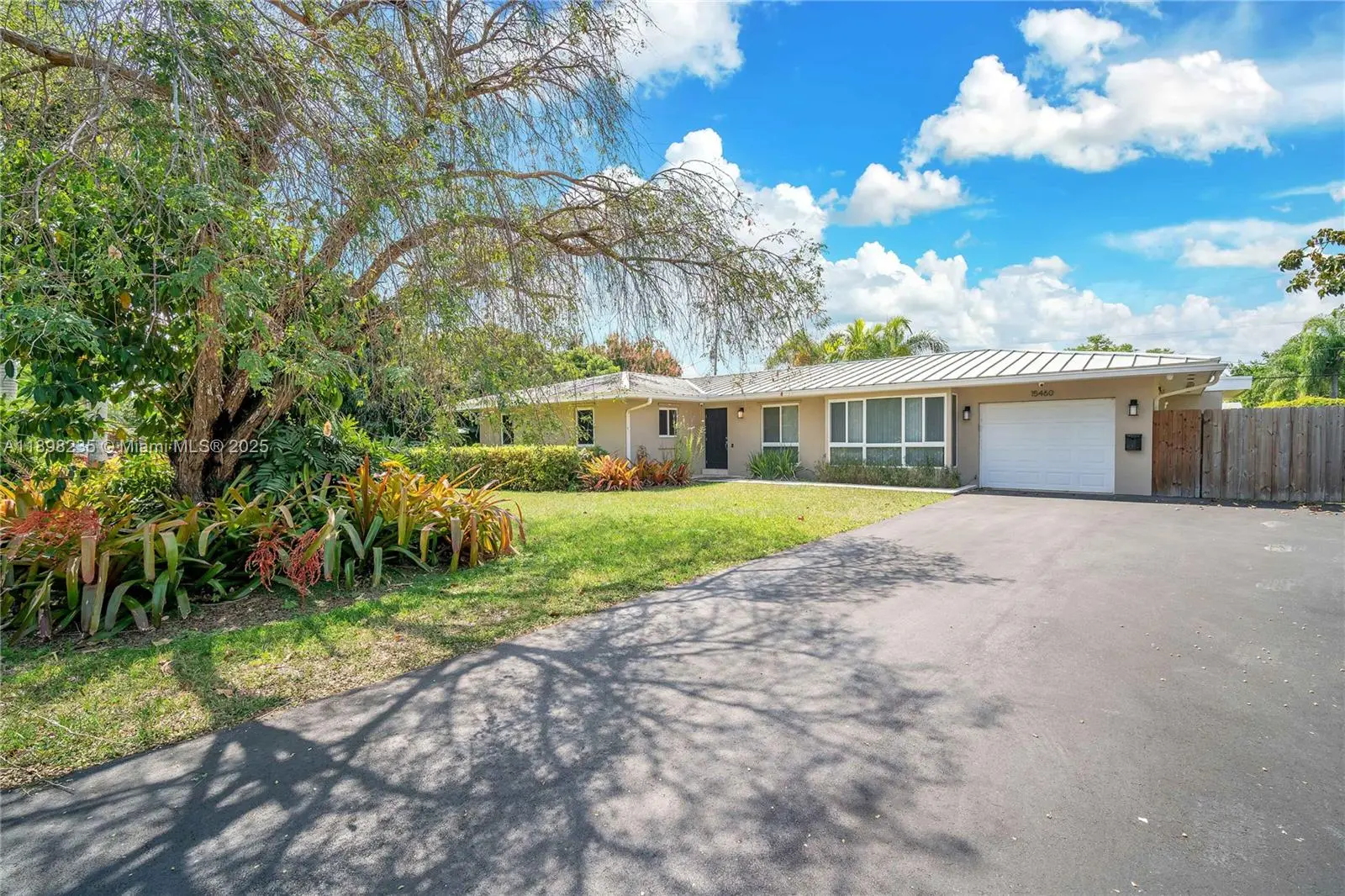 Photo of Listing #A11898235