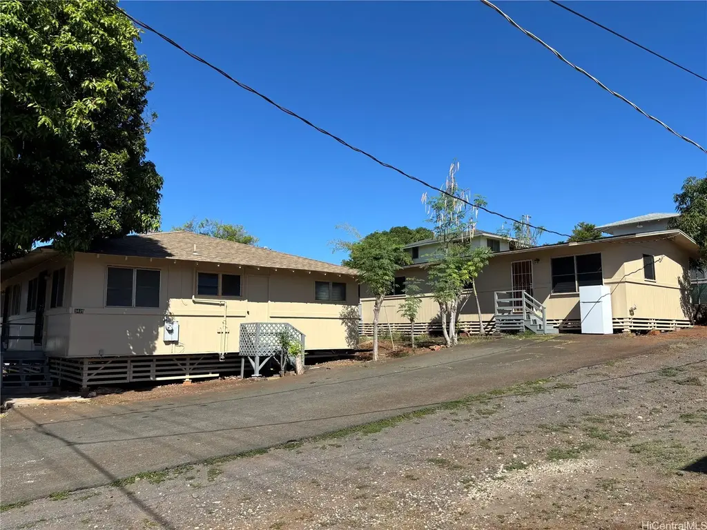 3420 & 3422 Salt Lake Boulevard, Honolulu