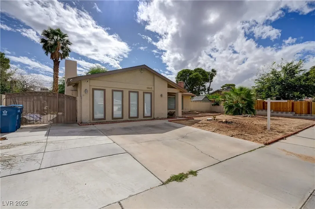 Photo of Listing #2728330