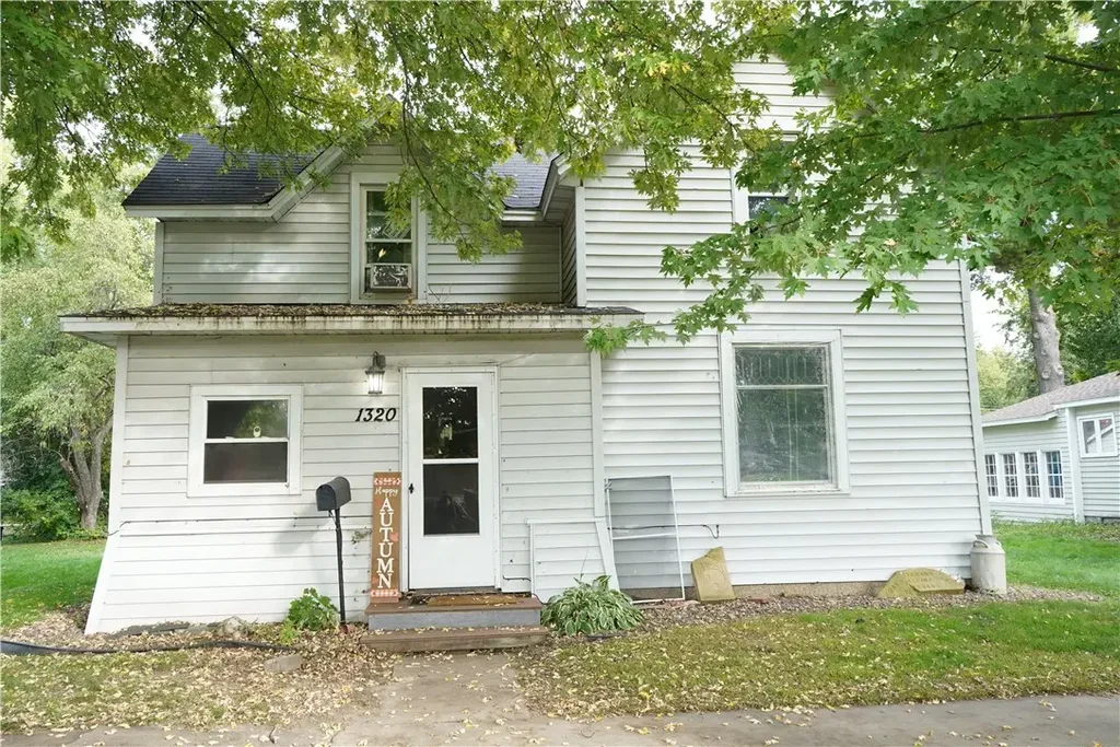 1320 Douglas Street, Menomonie