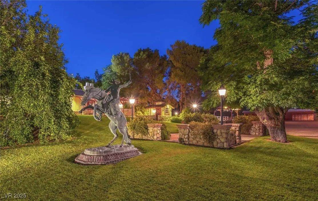 Photo of Listing #2728695