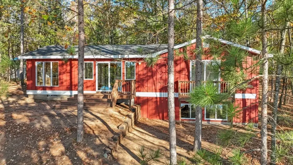 12621 Yukon Tr, Minocqua