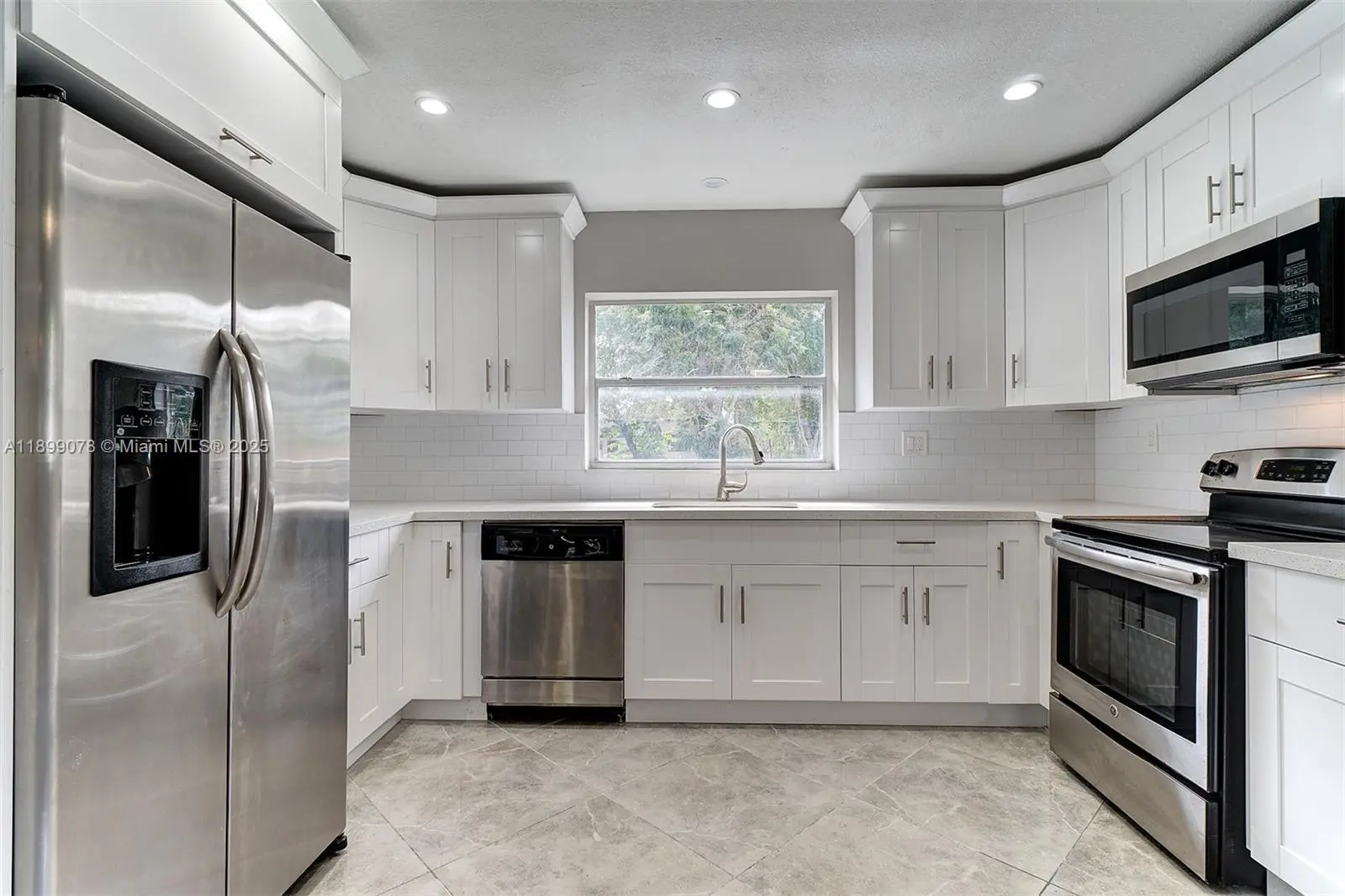 Photo of Listing #A11899078