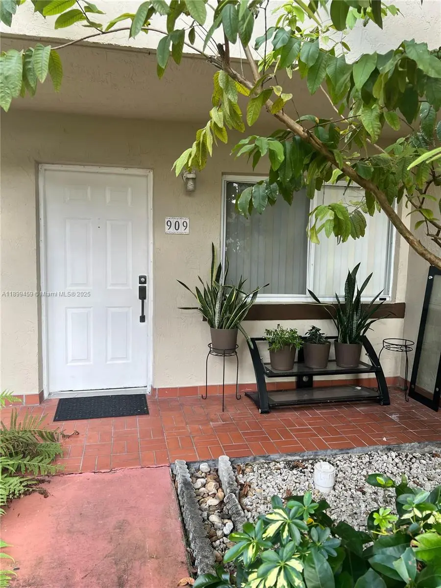 Photo of Listing #A11899459