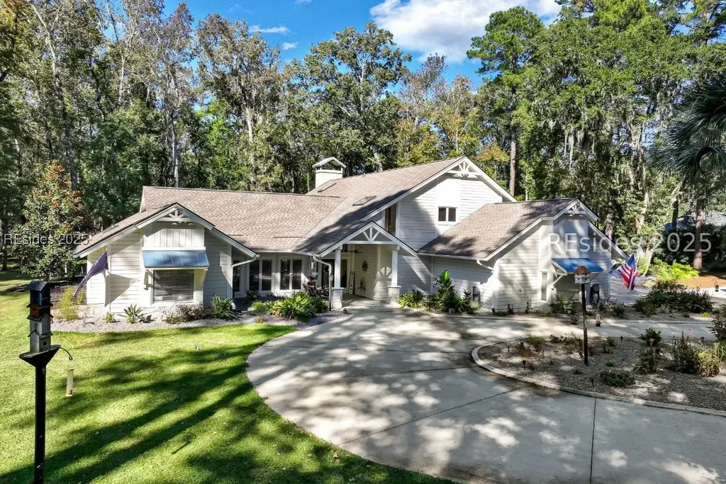 25 Martingale E, Bluffton