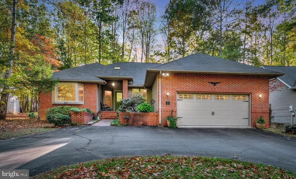 221 Washington St, Locust Grove