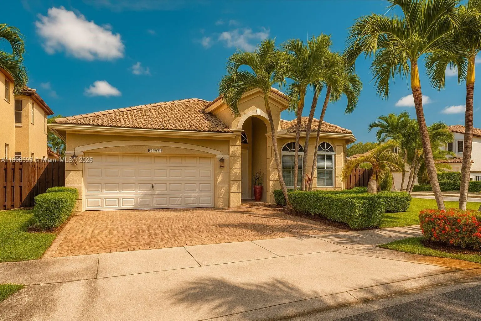 Photo of Listing #A11898593