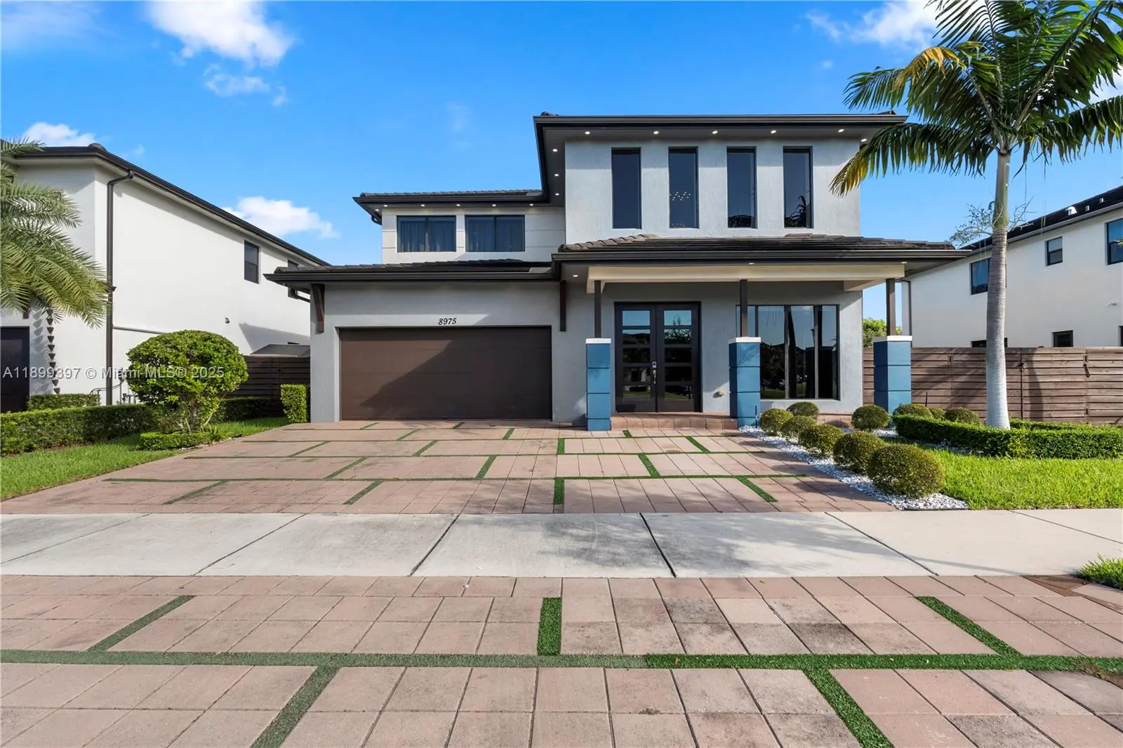 Photo of Listing #A11899397