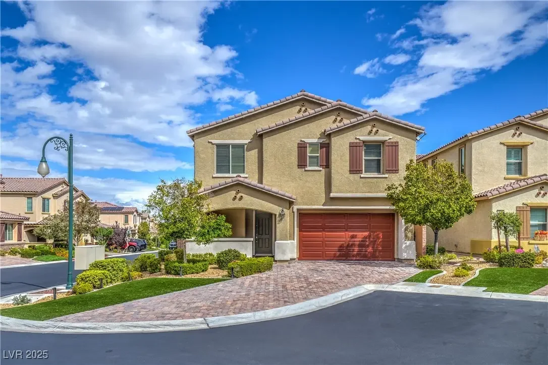 Photo of Listing #2728035