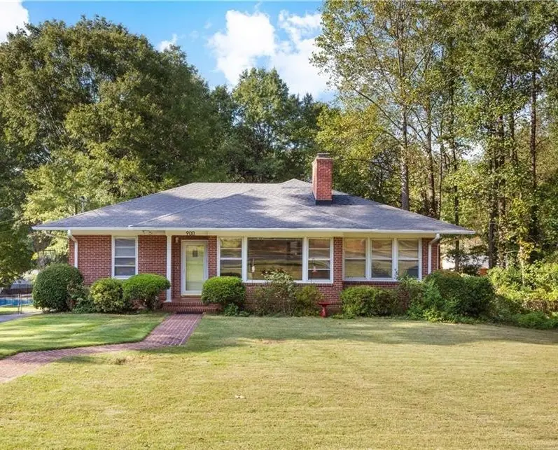 900 Lakeshore Ave, Opelika