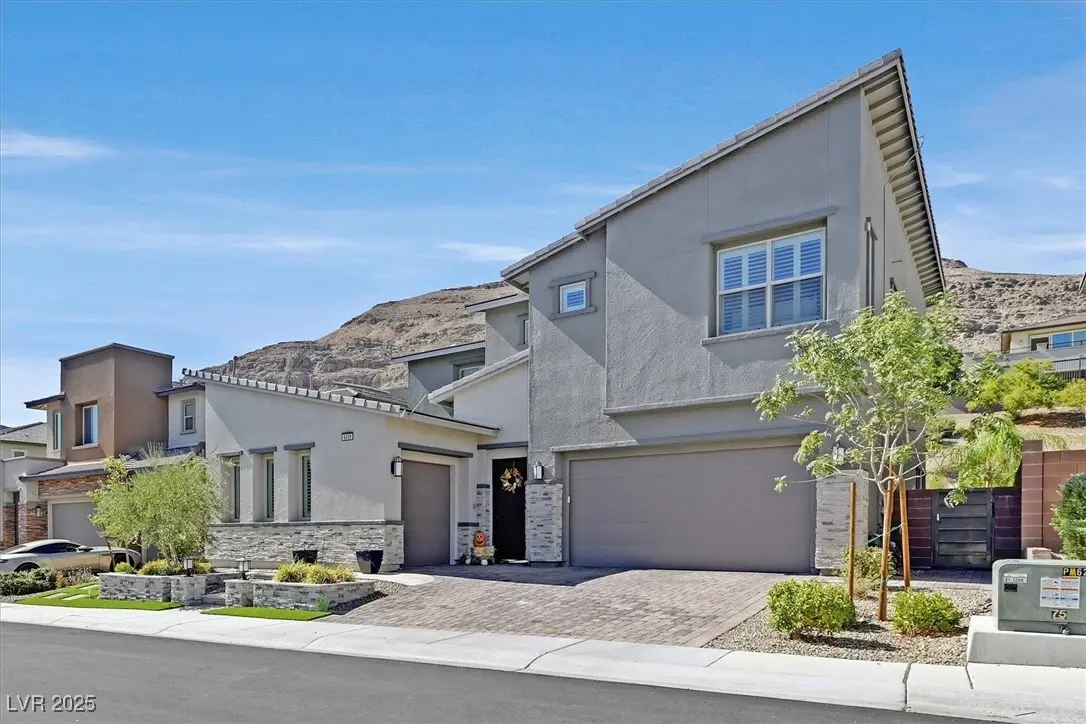 Photo of Listing #2729147