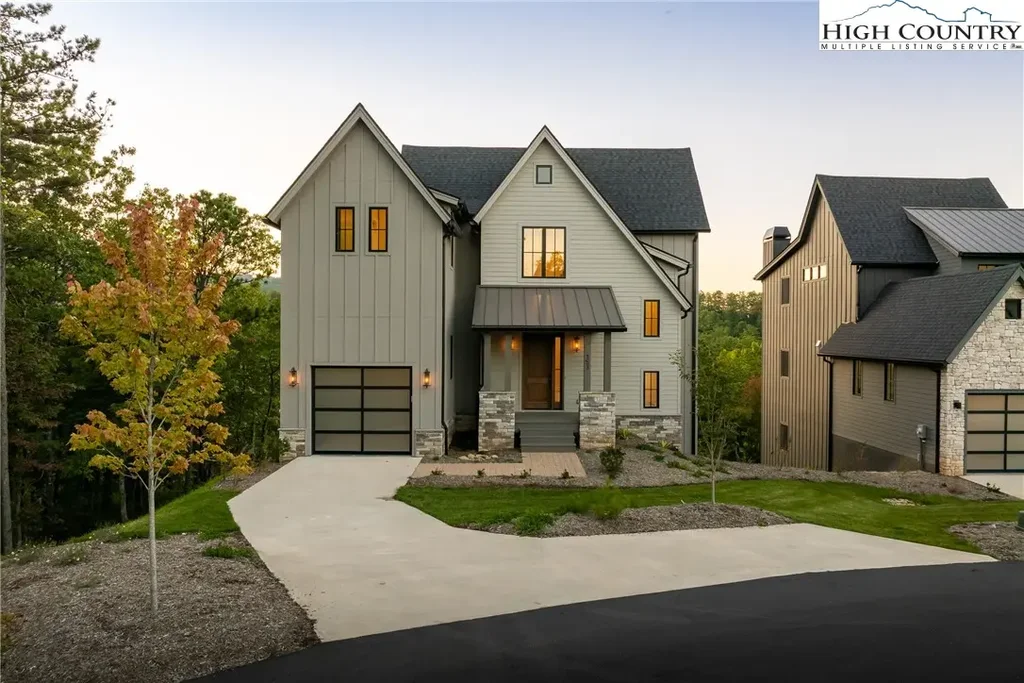 353 Calico Court, Boone