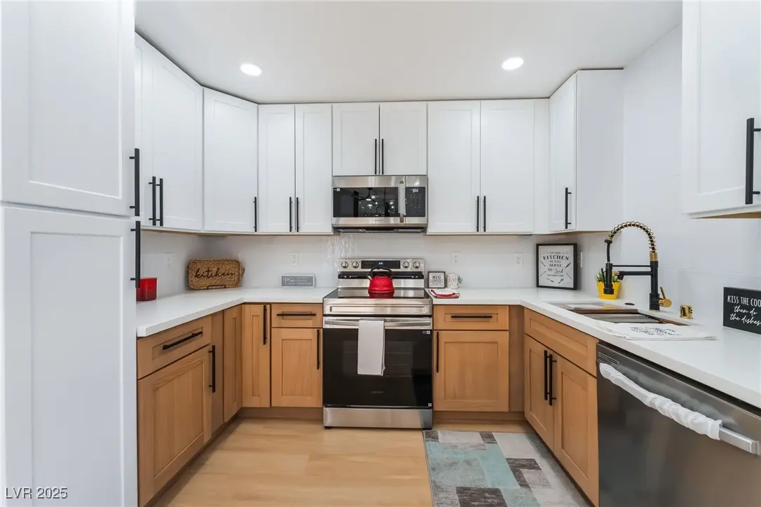 Photo of Listing #2729163