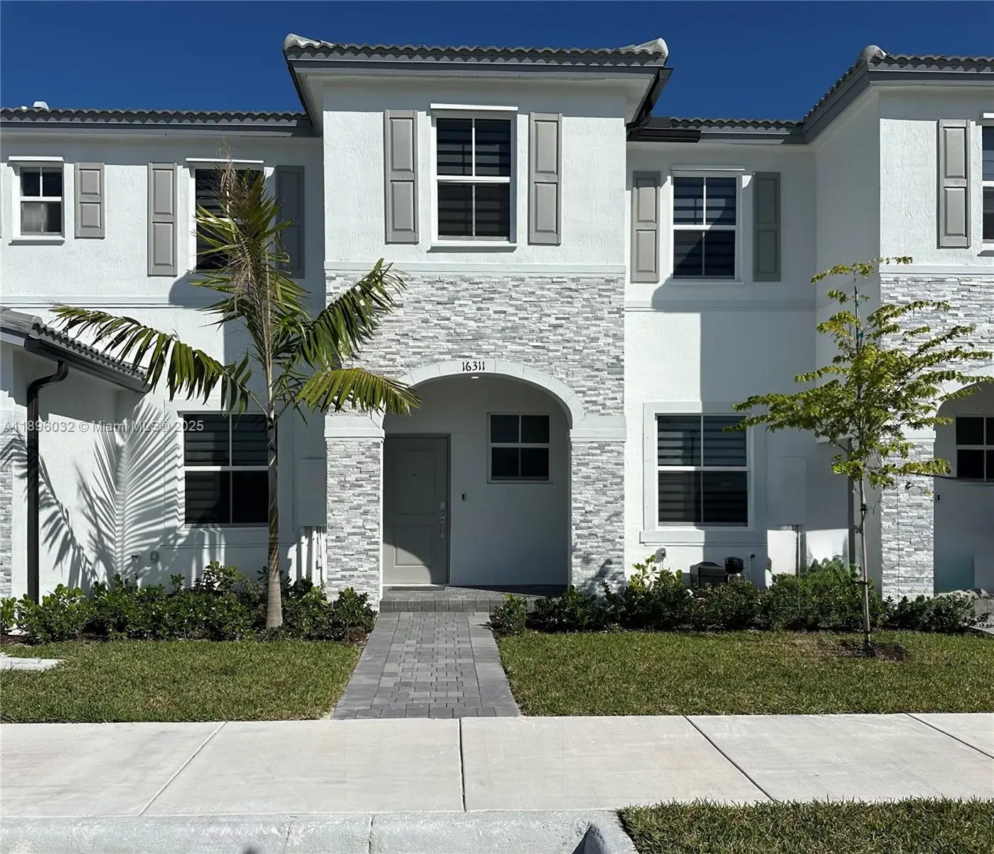 Photo of Listing #A11896032