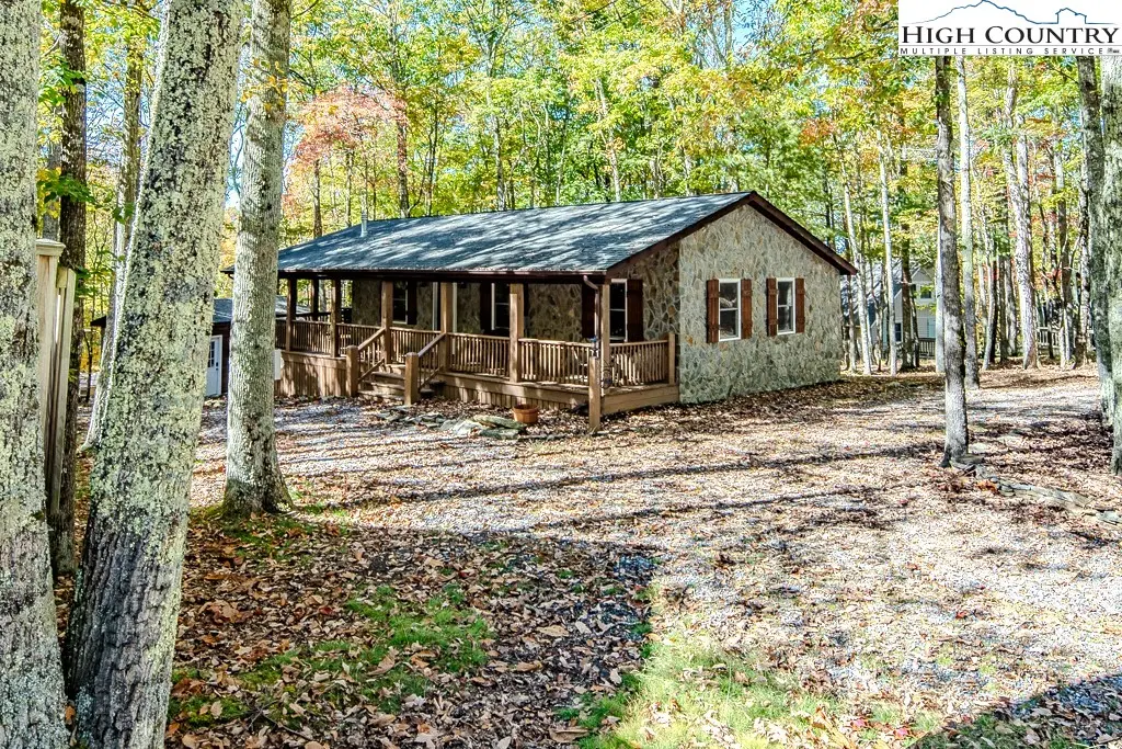 719 Pine Ridge Road, Beech Mountain