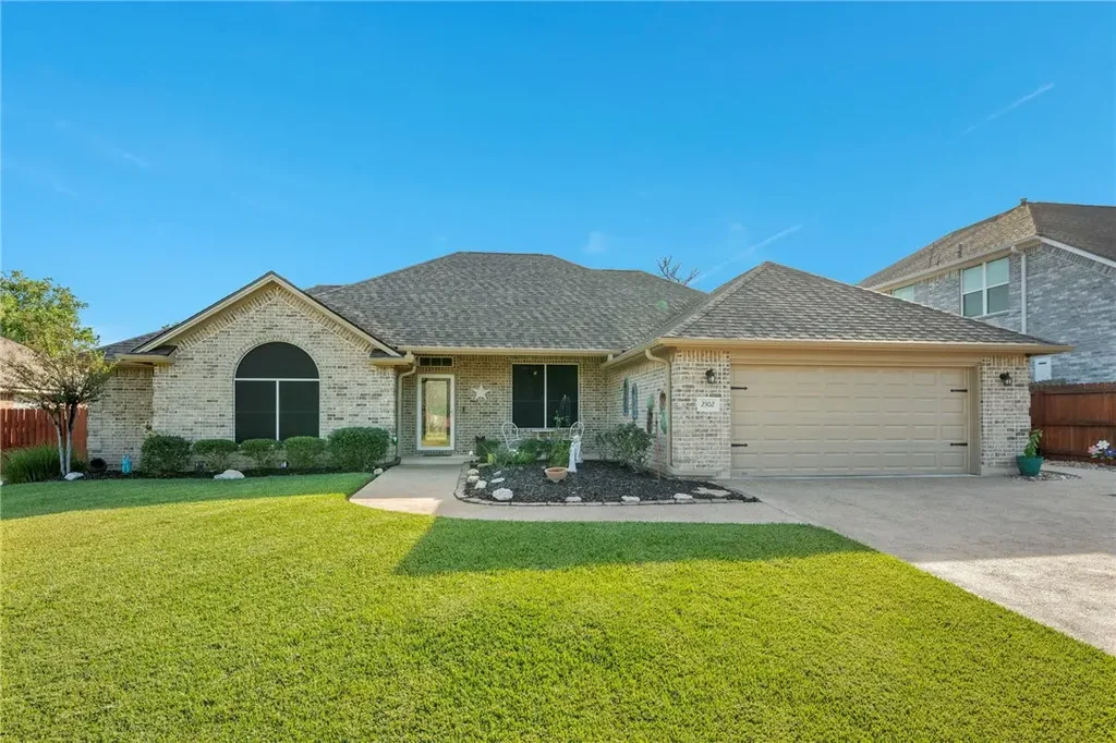 2302 Bastrop Circle, Bryan