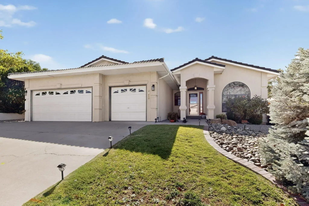 8712 New Hampton Road Ne, Albuquerque
