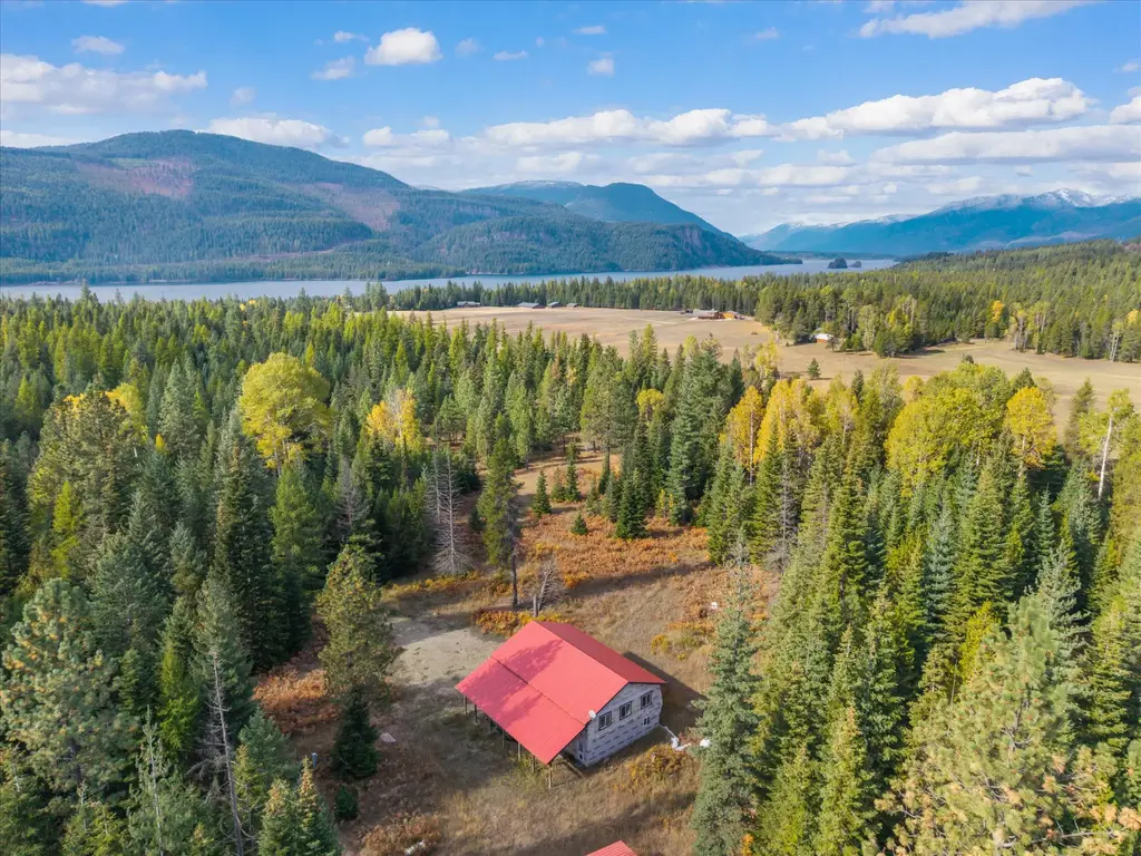 70 Copper Ridge Road, Trout Creek
