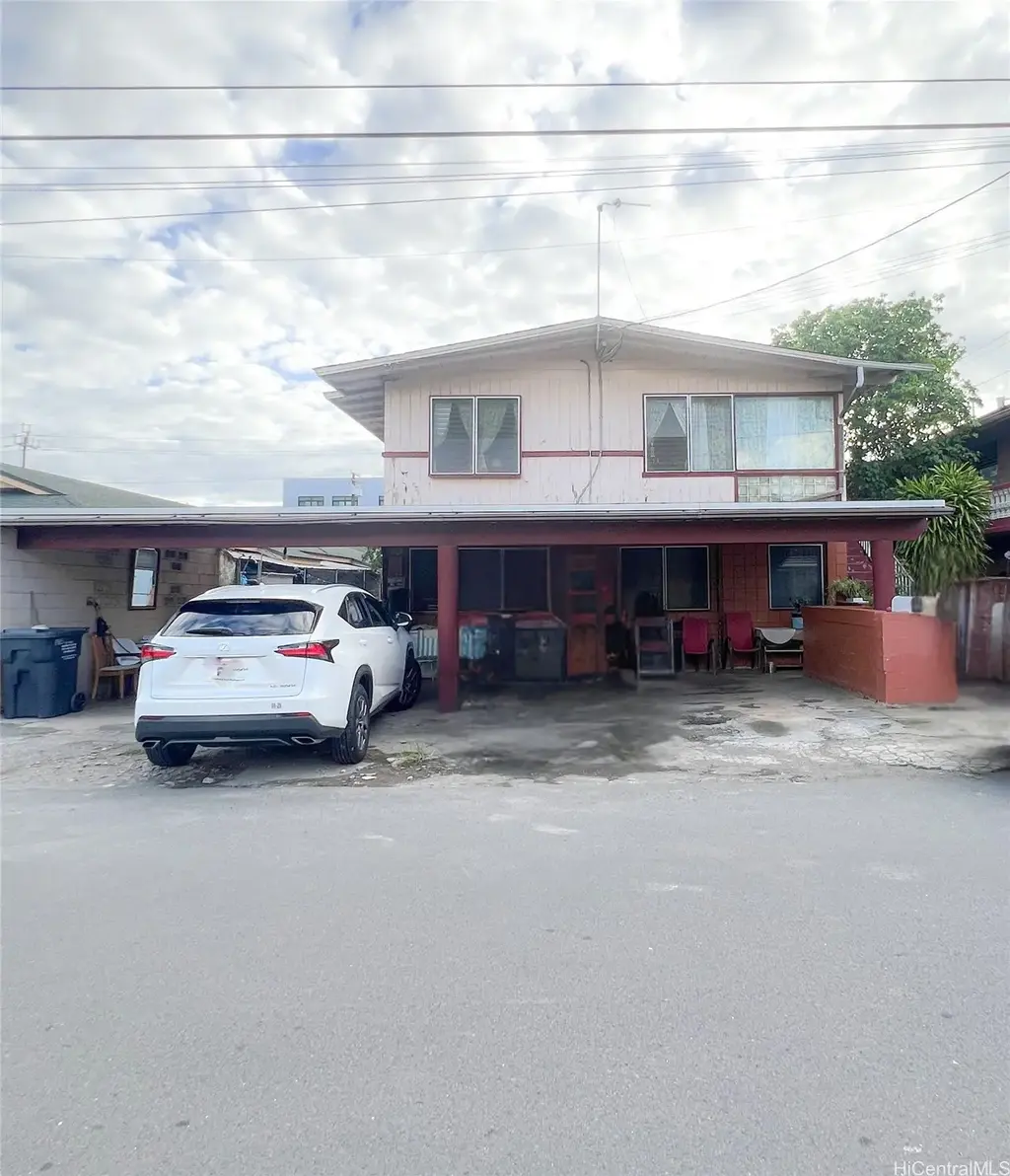 1815 Eluwene Street, Honolulu