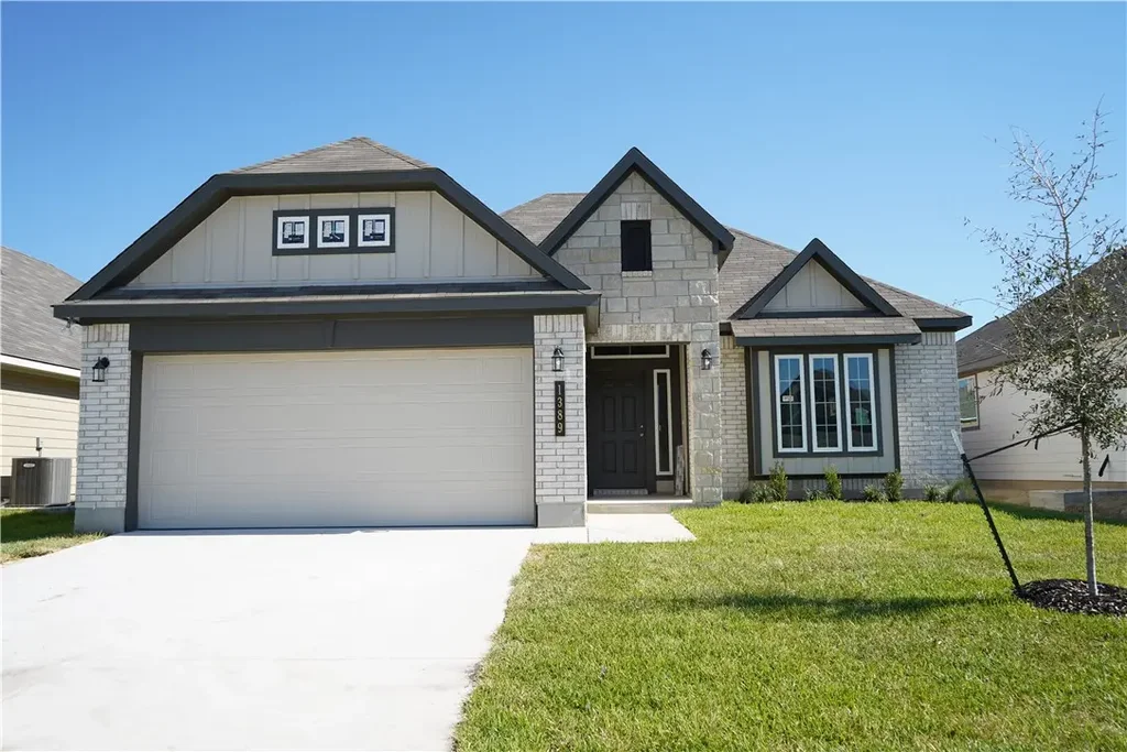 1389 Kingsgate Drive, Bryan