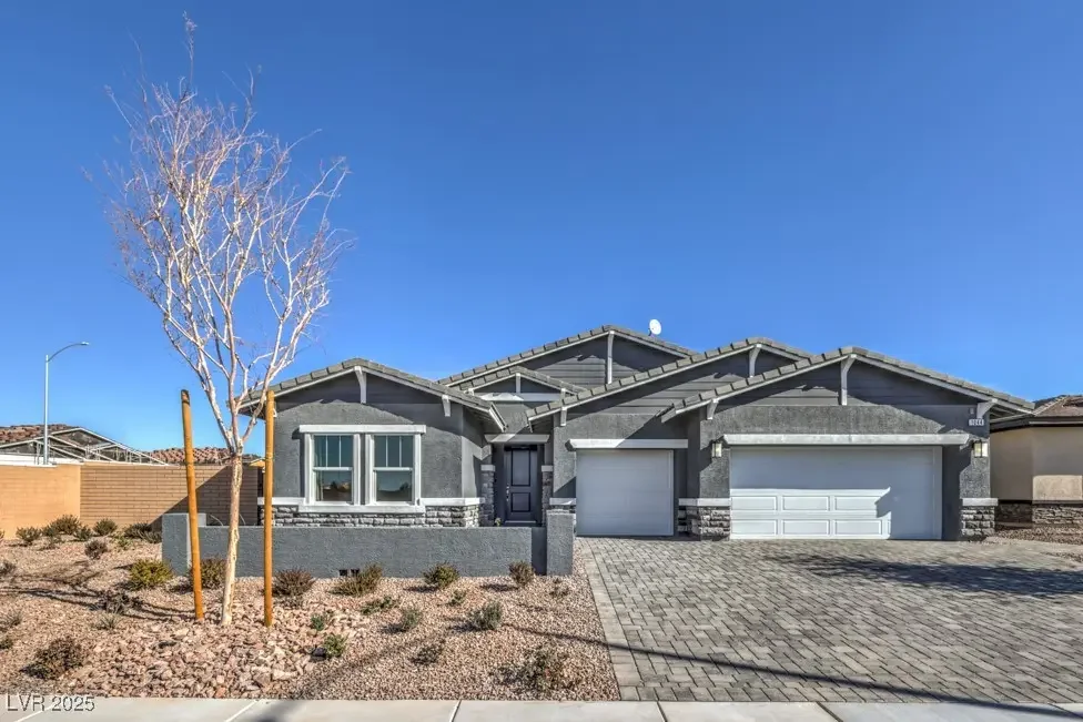 Photo of Listing #2729378