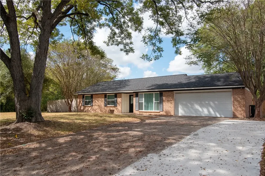 2706 Westwood Main Drive, Bryan