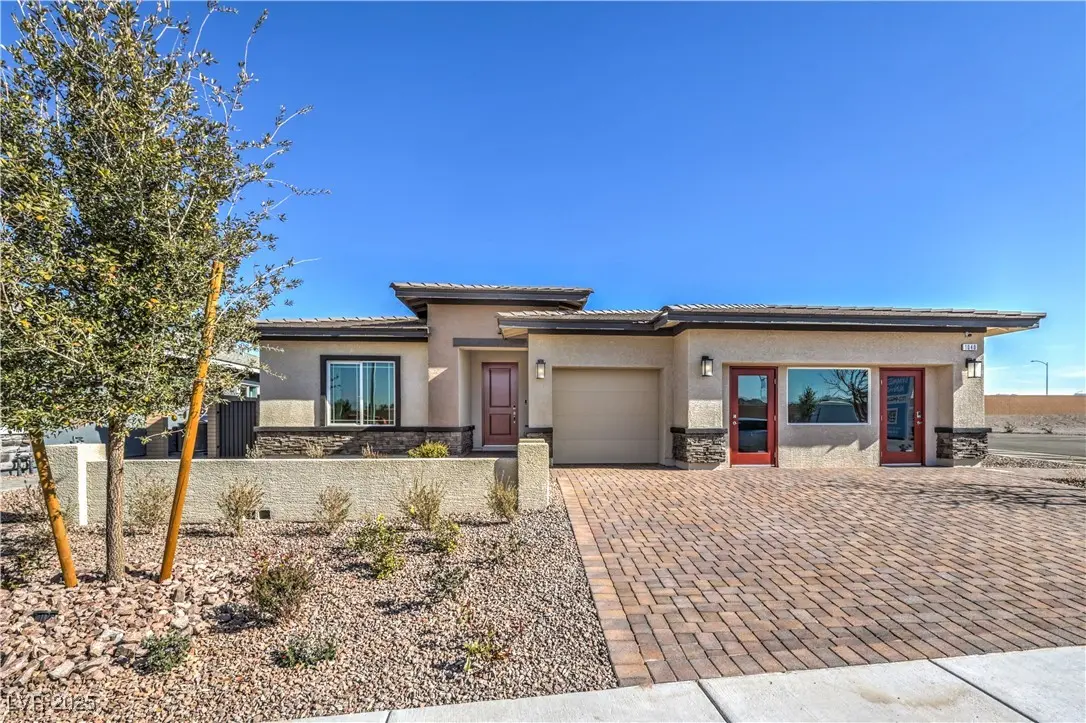 Photo of Listing #2729409