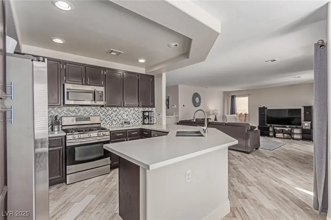 Photo of Listing #2729347