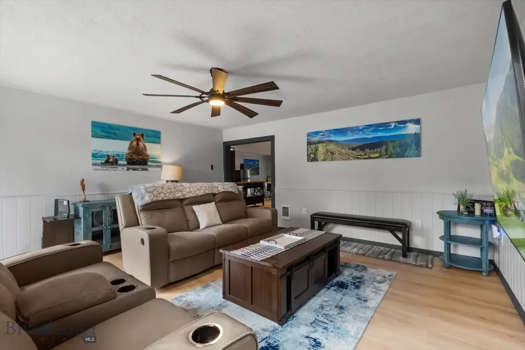 812 4th Avenue E, Columbia Falls