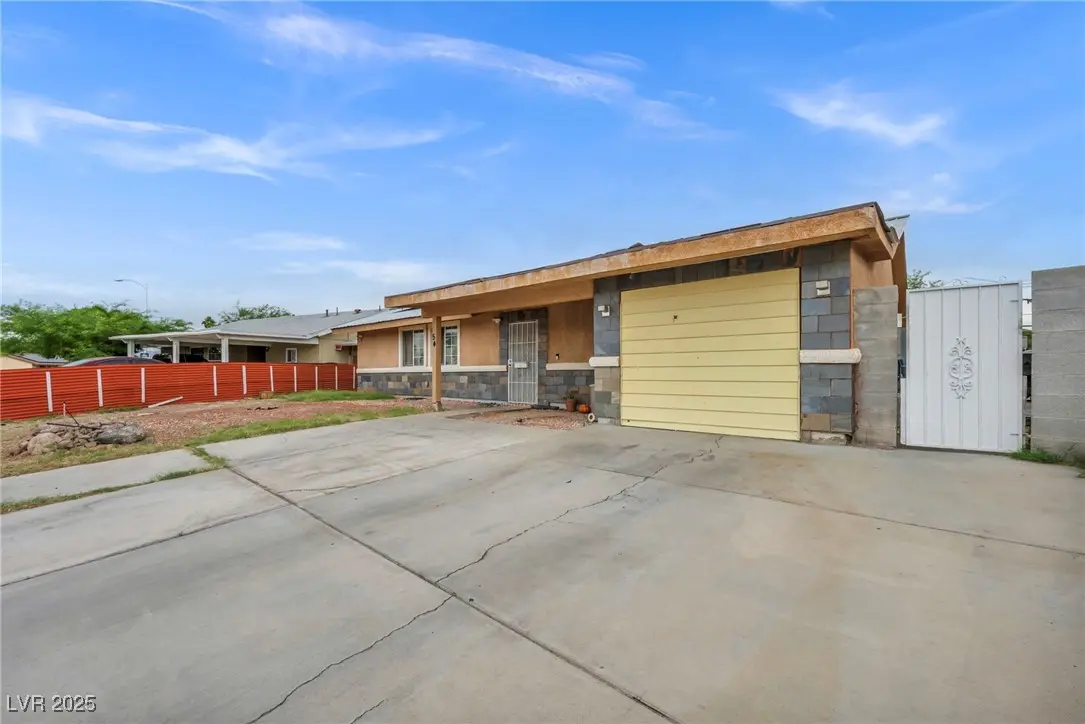 Photo of Listing #2729413