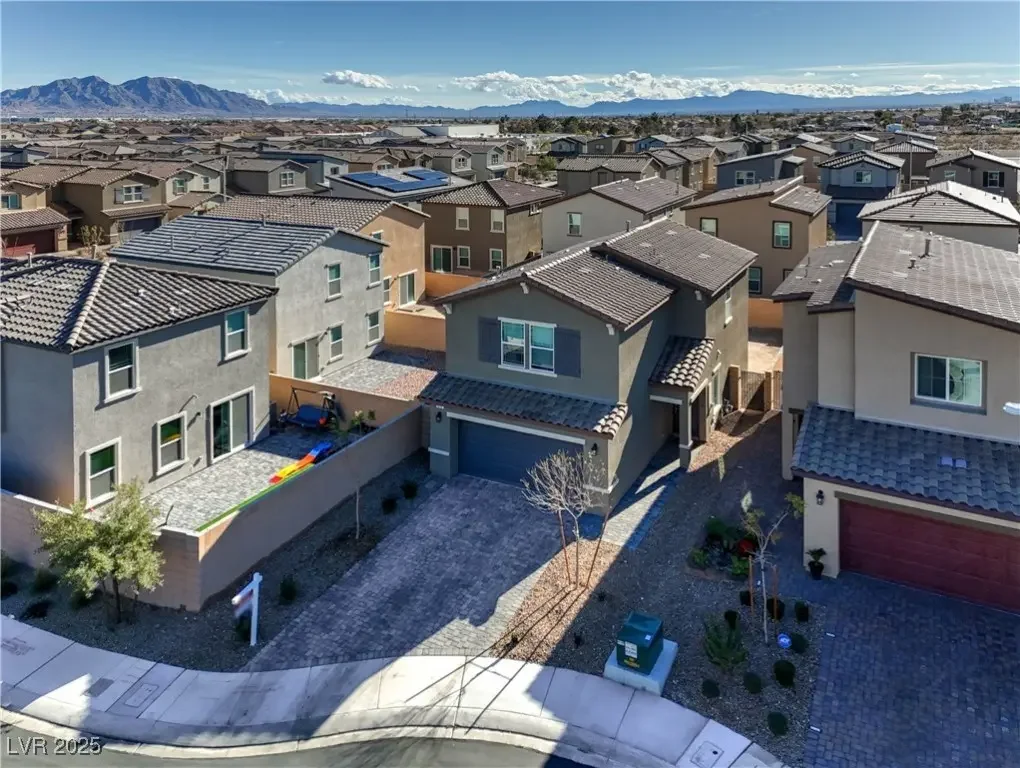 Photo of Listing #2728545