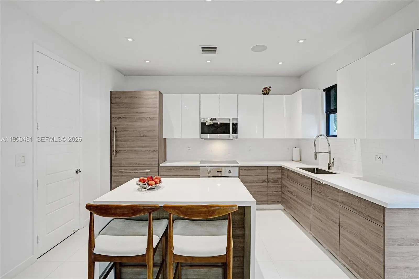 Photo of Listing #A11900481