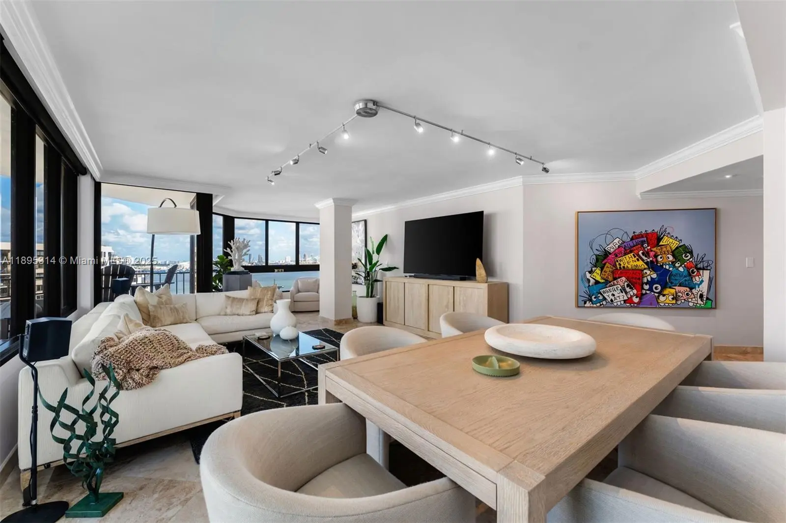 Photo of Listing #A11895314