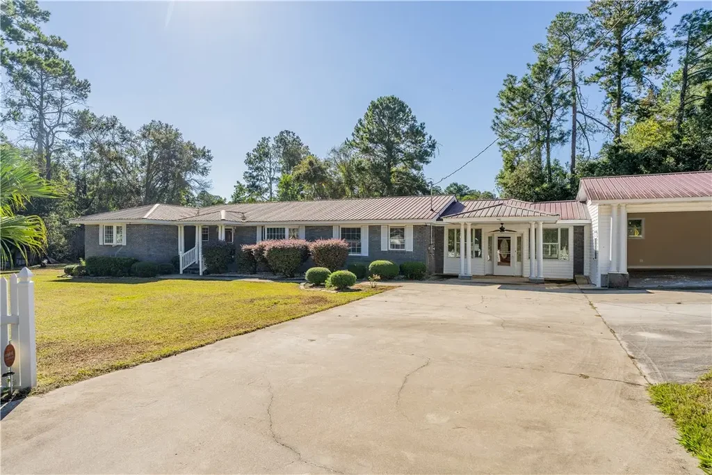 1100 Atlantic Avenue, Waycross