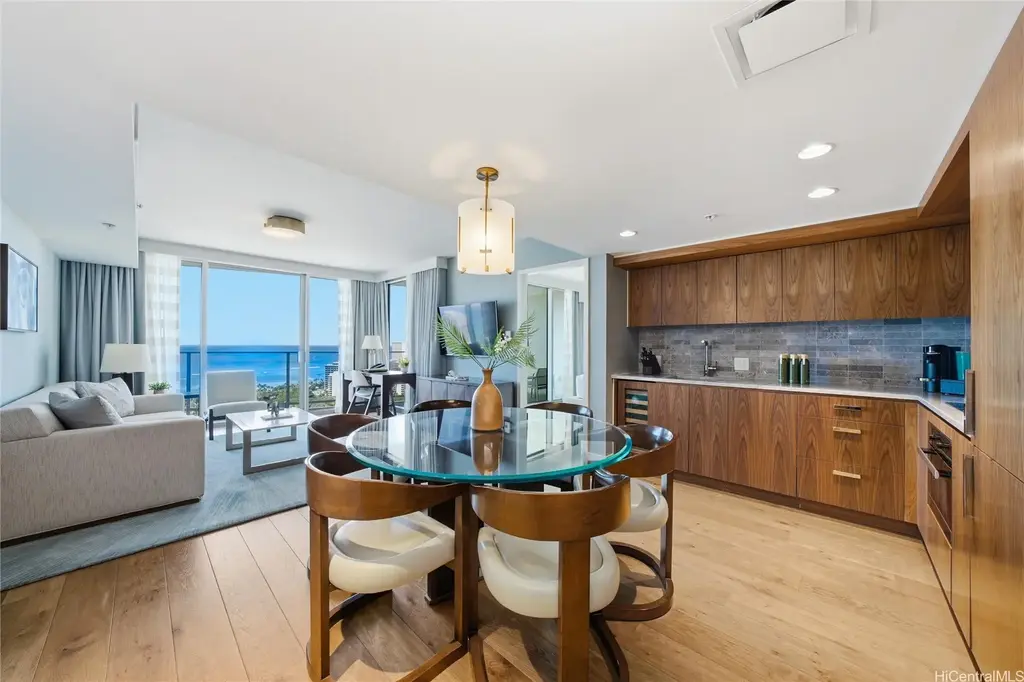 (unit #3005) 2139 Kuhio Avenue, Honolulu