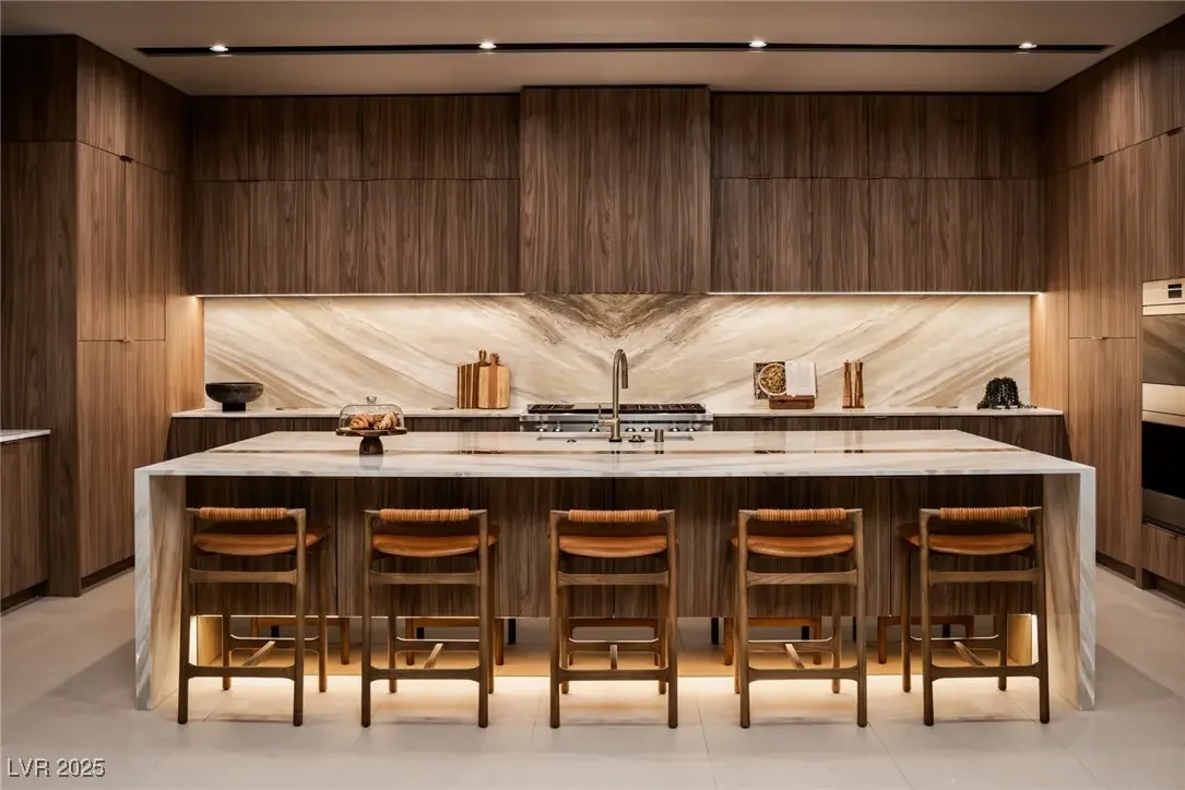 Photo of Listing #2729056