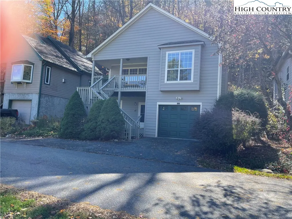 122 Trout Pond Lane, Banner Elk