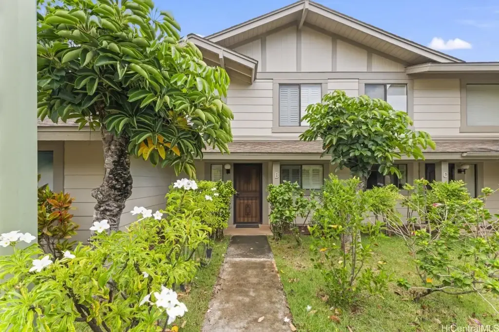 98-1747 Kaahumanu Street # 39b, Aiea