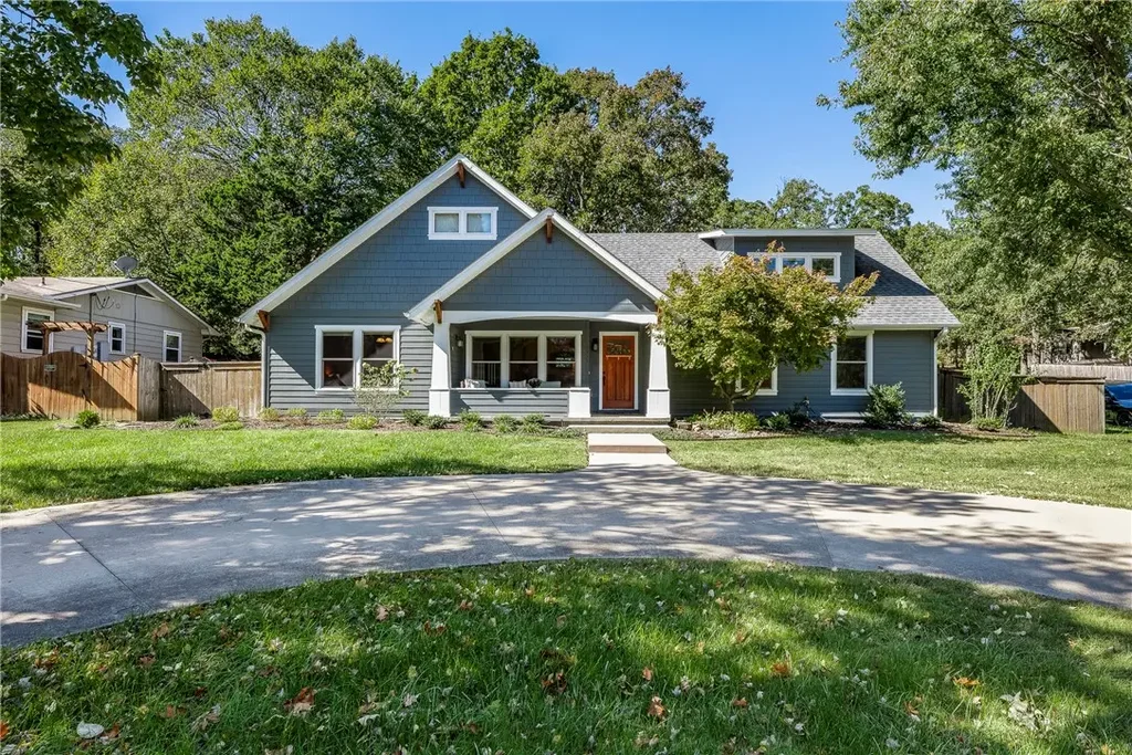 1911 N Austin Drive, Fayetteville