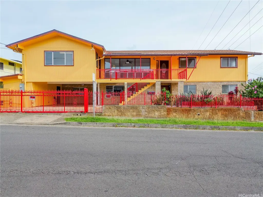 2210 N School Street, Honolulu