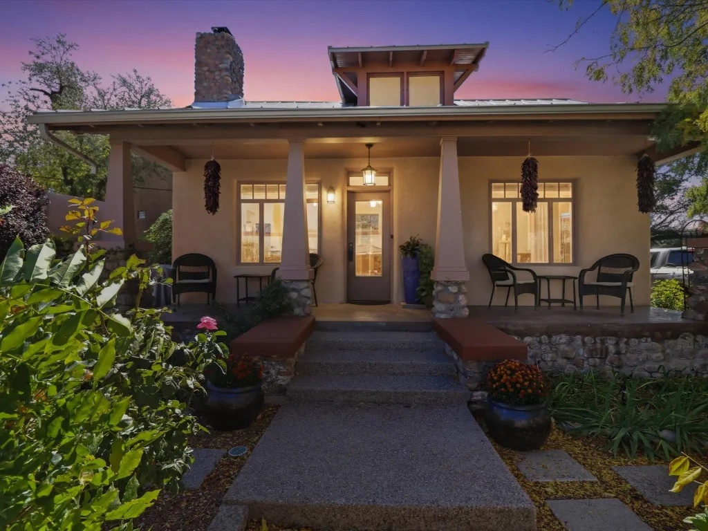 518 Agua Fria Street, Santa Fe