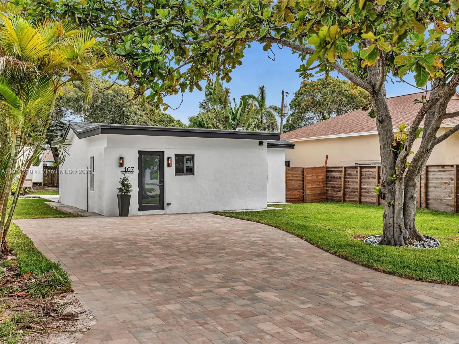 Photo of Listing #A11901270